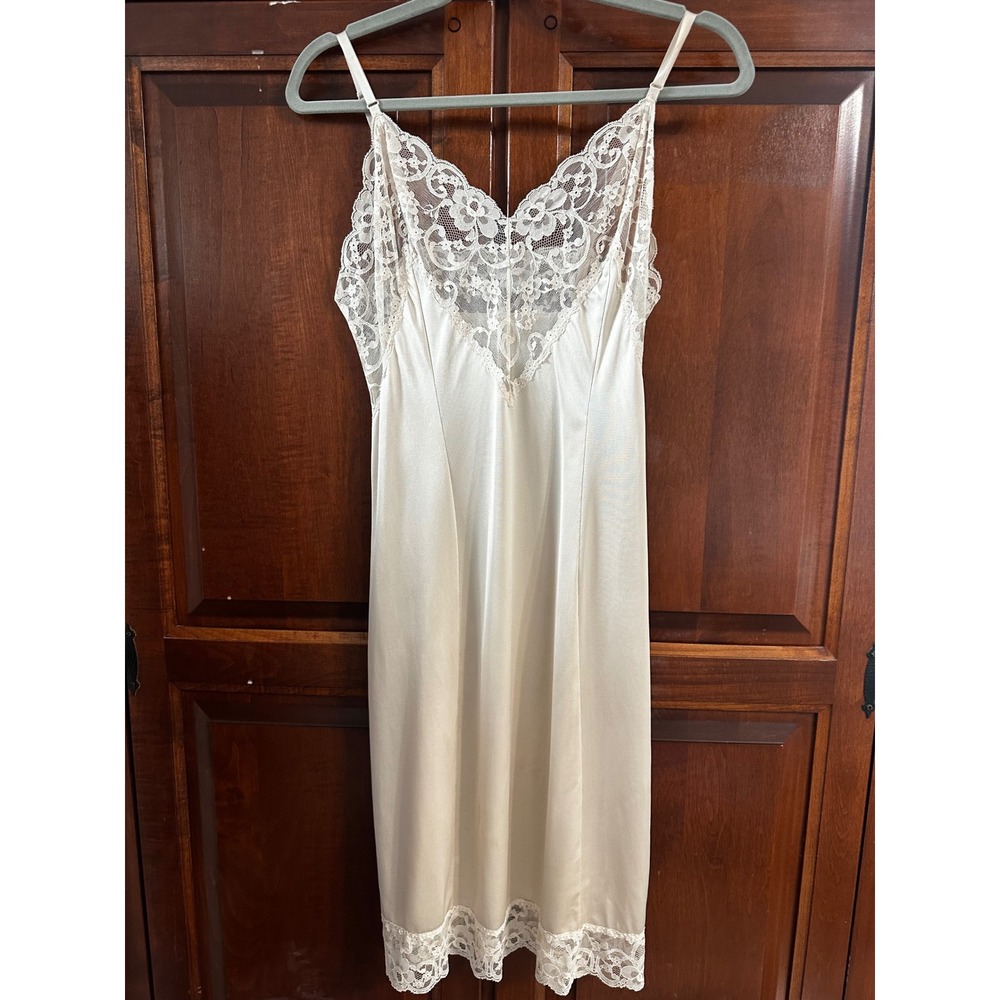 Vintage Kayser Lace Trim Full Slip Dress Champagne Beige Nylon USA Made Size 34